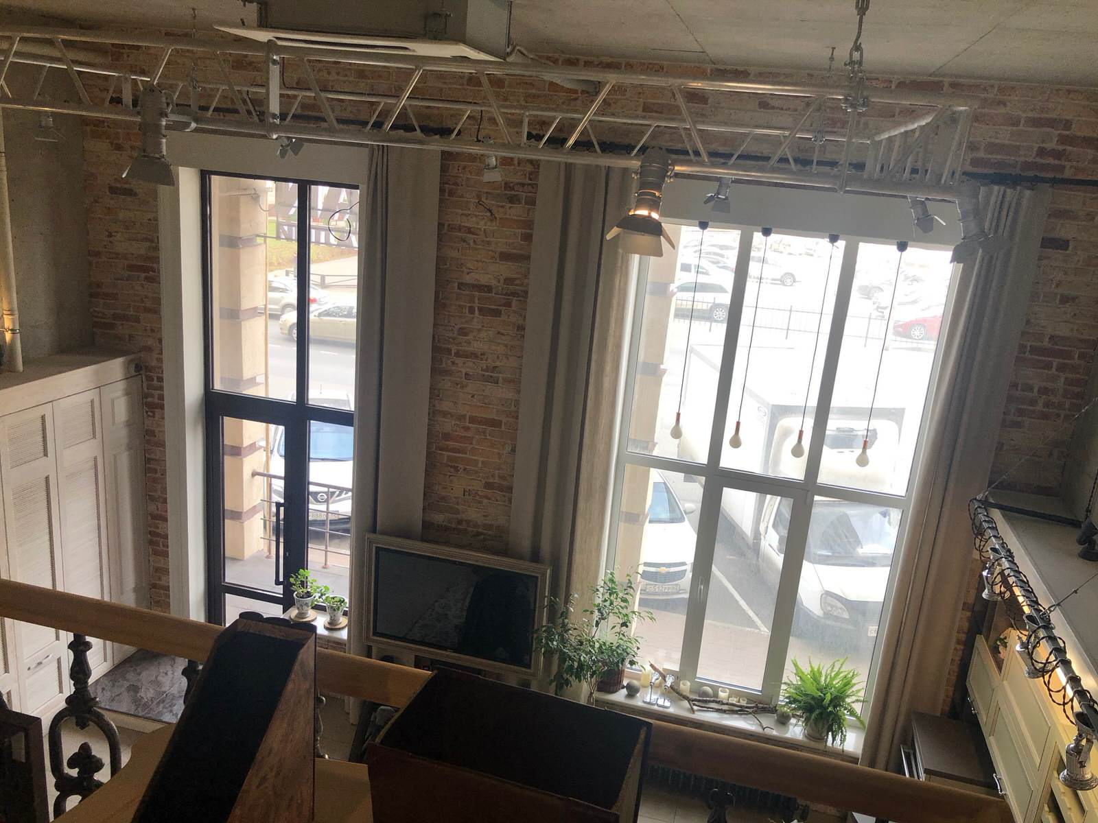 Обложка проекта: Салоны и студии, которые я посетил в 2019 году