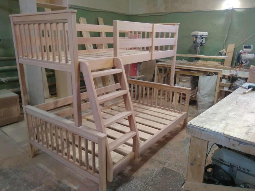 Двухъярусная кровать из массива бука