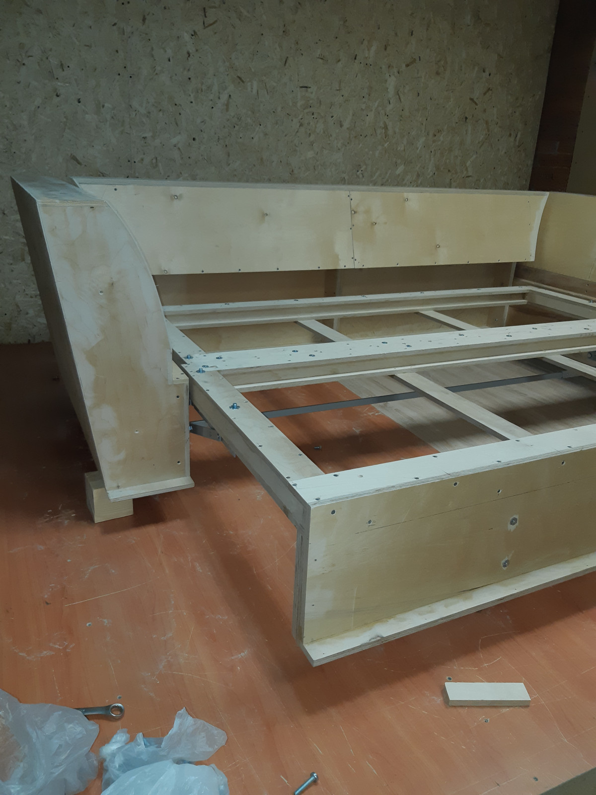 Диван изготовлен по фото