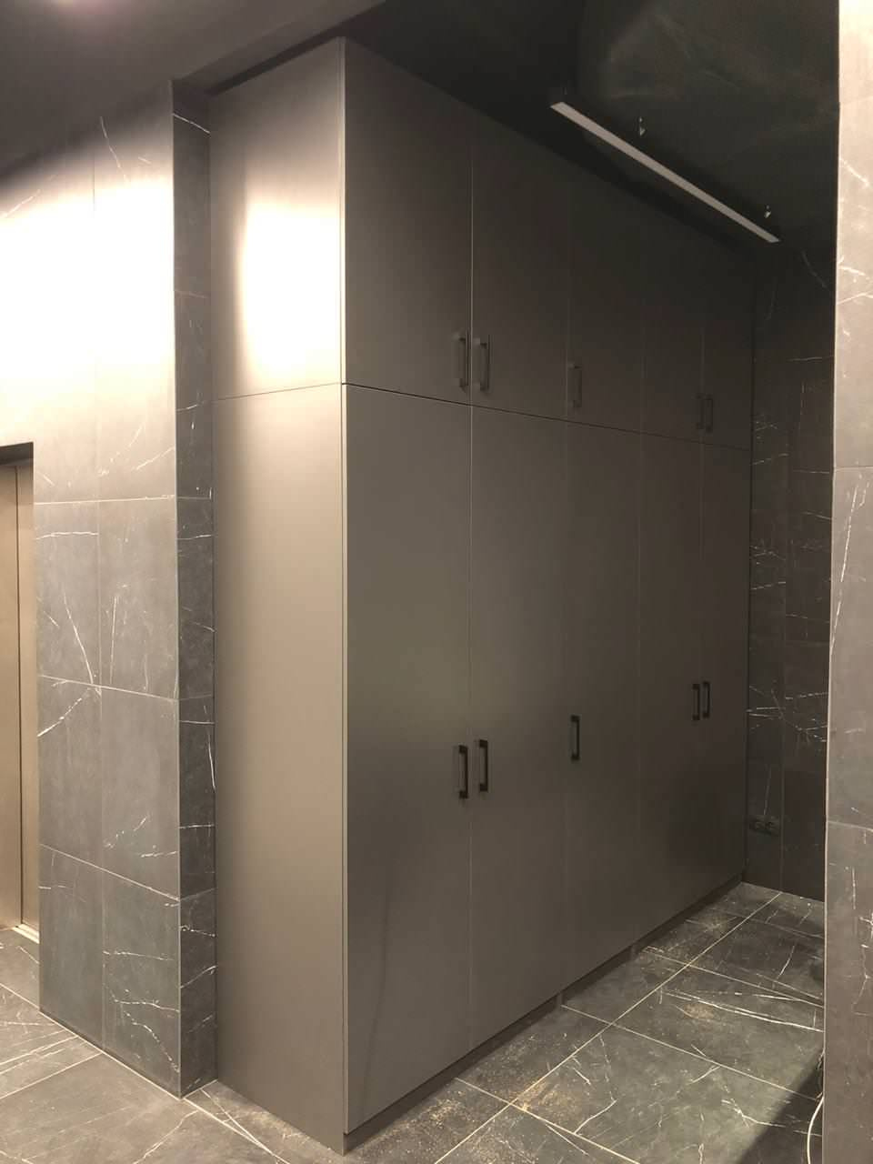 Шкаф в бизнес центр.