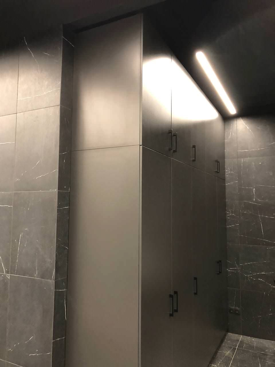 Шкаф в бизнес центр.