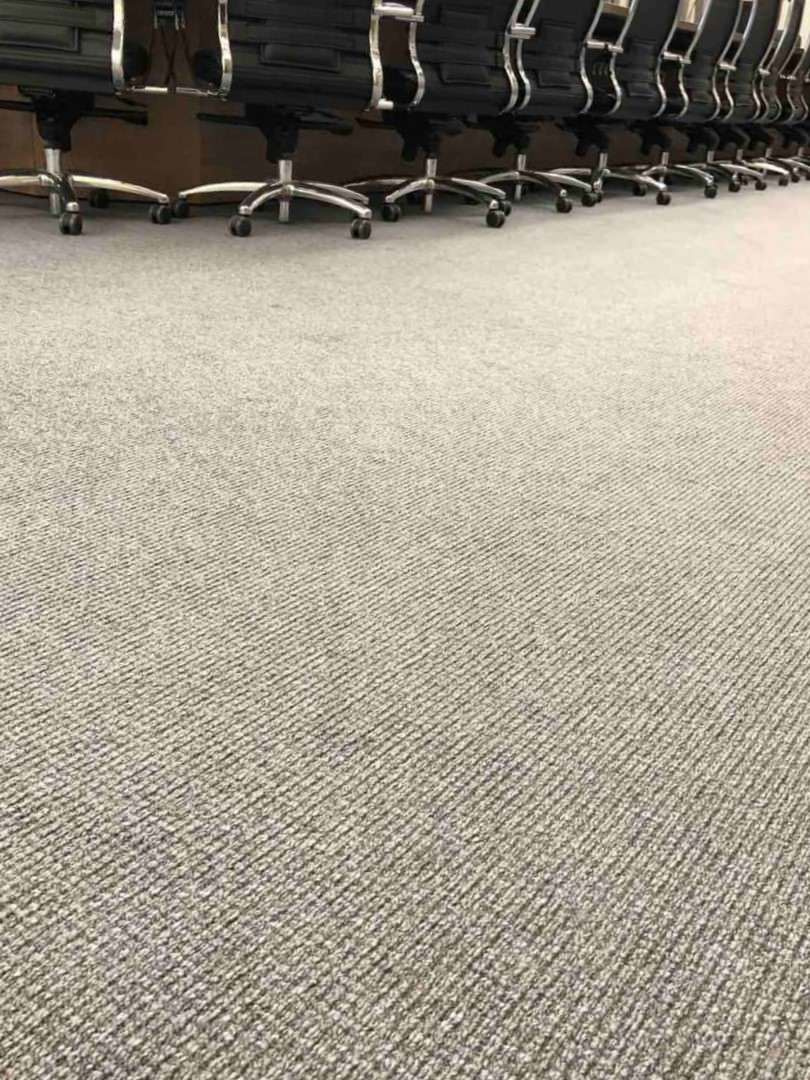 Коммерческое ковровое покрытие в конференц-зале политехнического университета