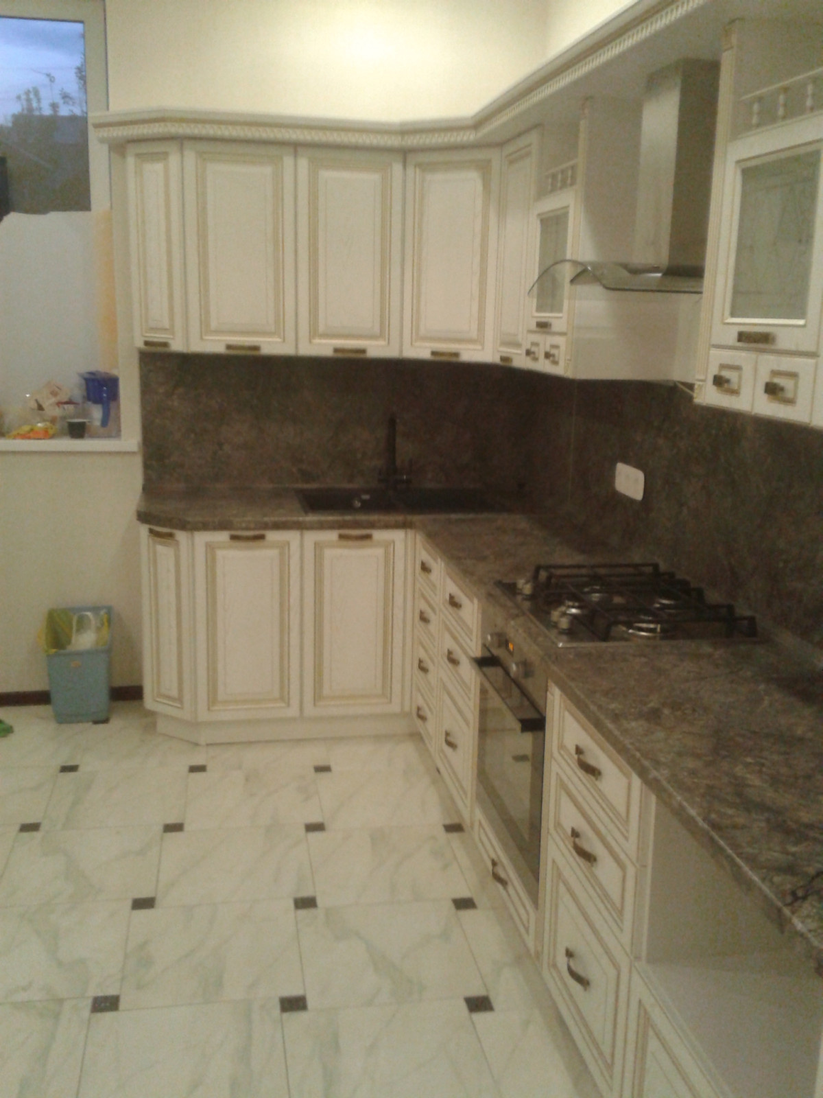 Кухня классика Гауди