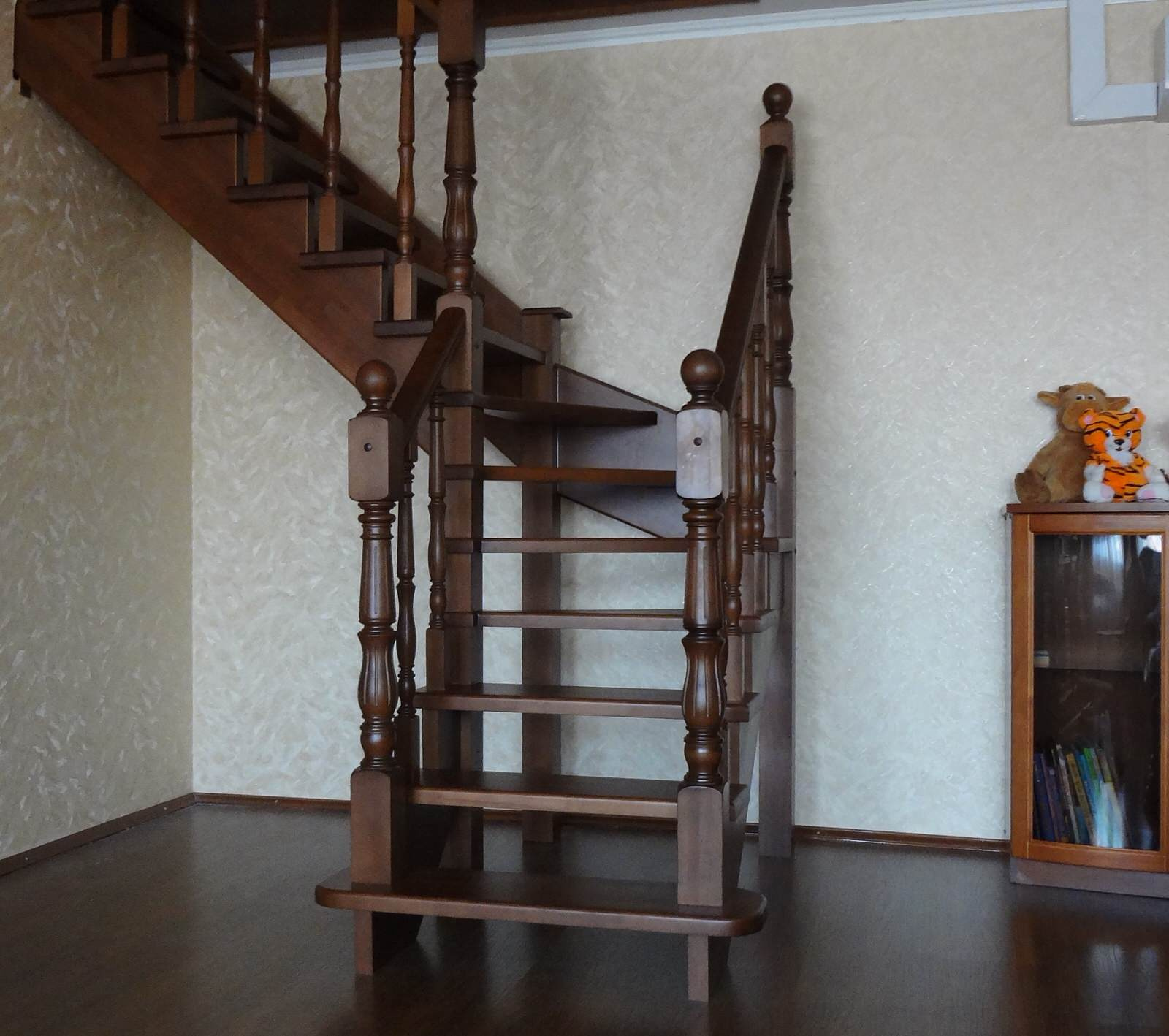 Лестница из массива бука.Самара пос.Смышляевка.