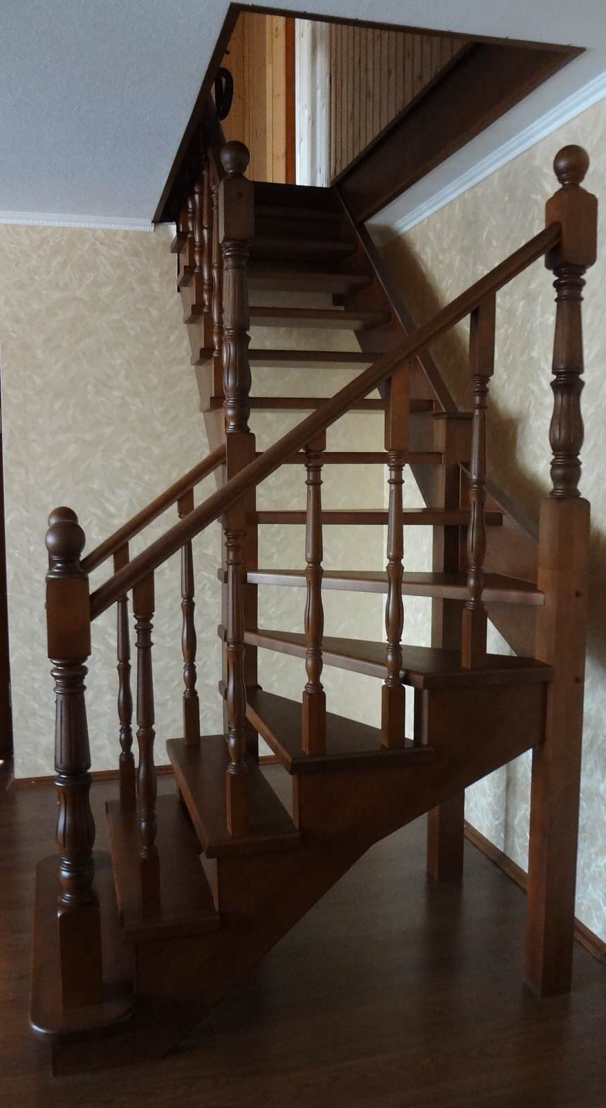 Лестница из массива бука.Самара пос.Смышляевка.