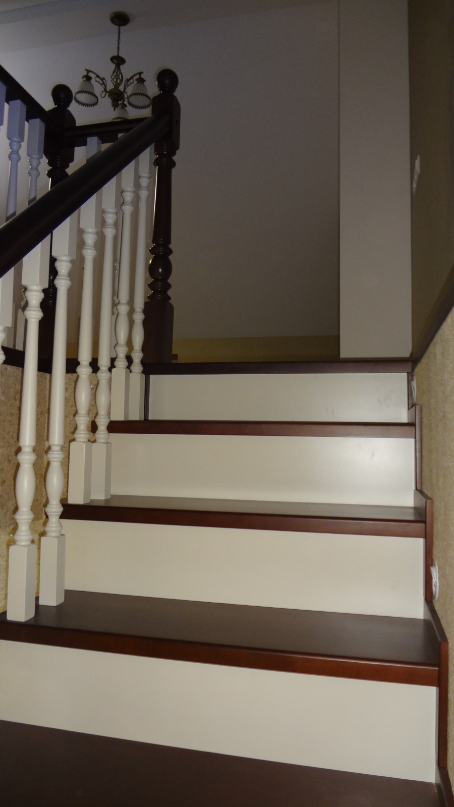 Лестница в загородном доме из дерева бук. Самара.