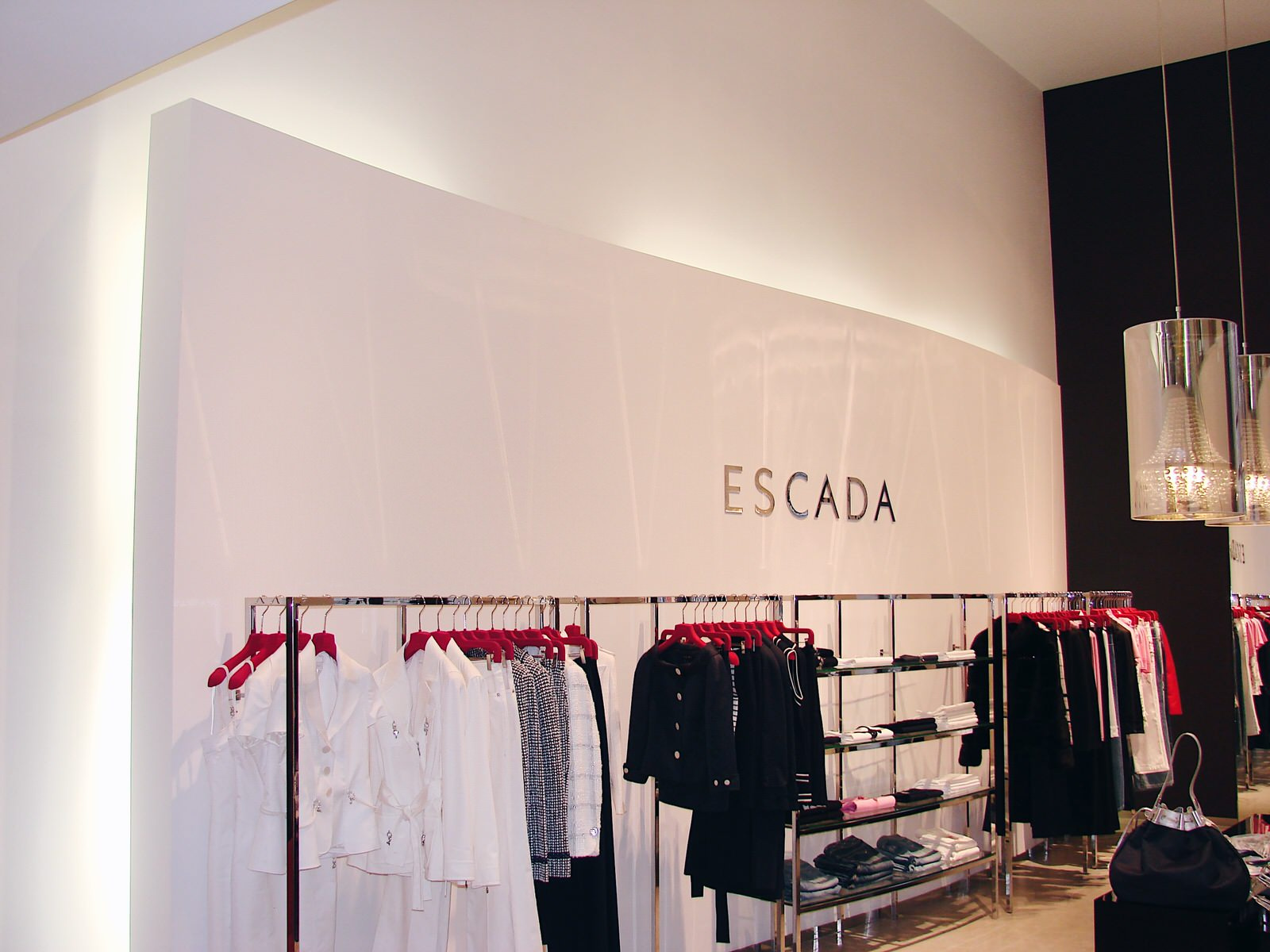 Бутик Escada