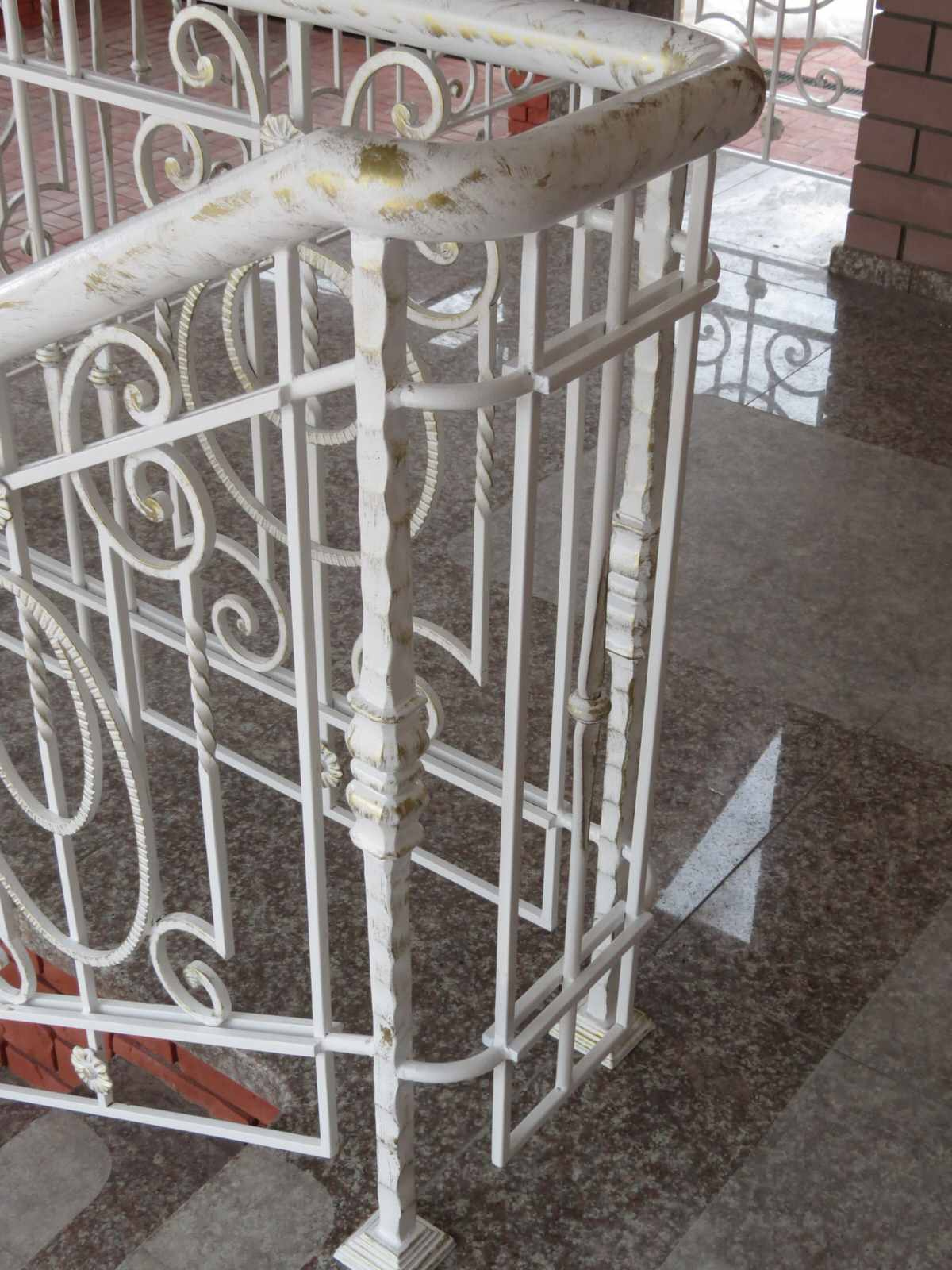 Уличное ограждение крыльца