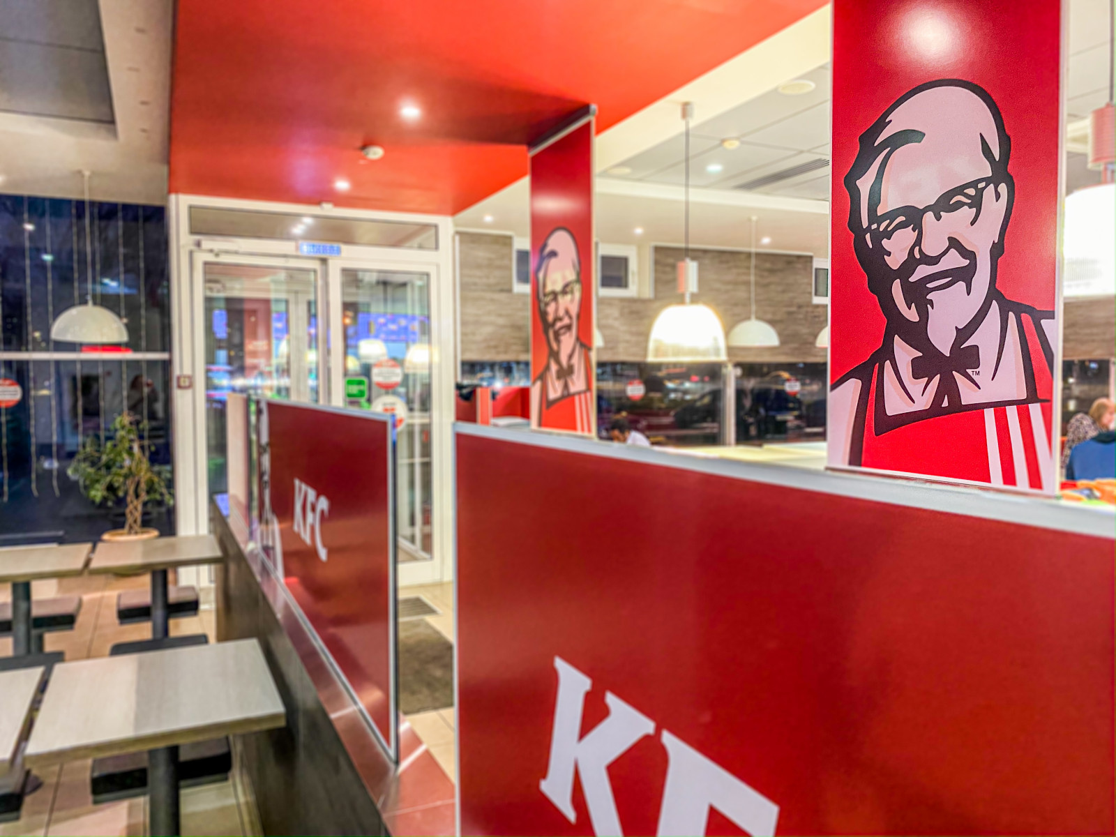 Строительно-монтажные работы в KFC