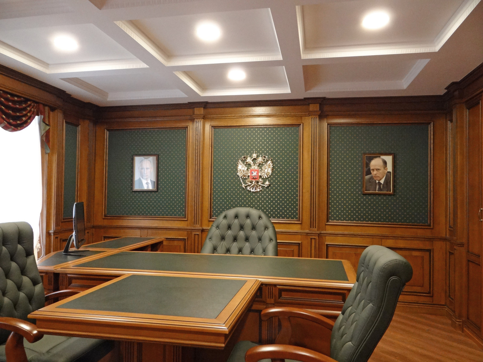 Кабинет в загородном коттедже Балтия