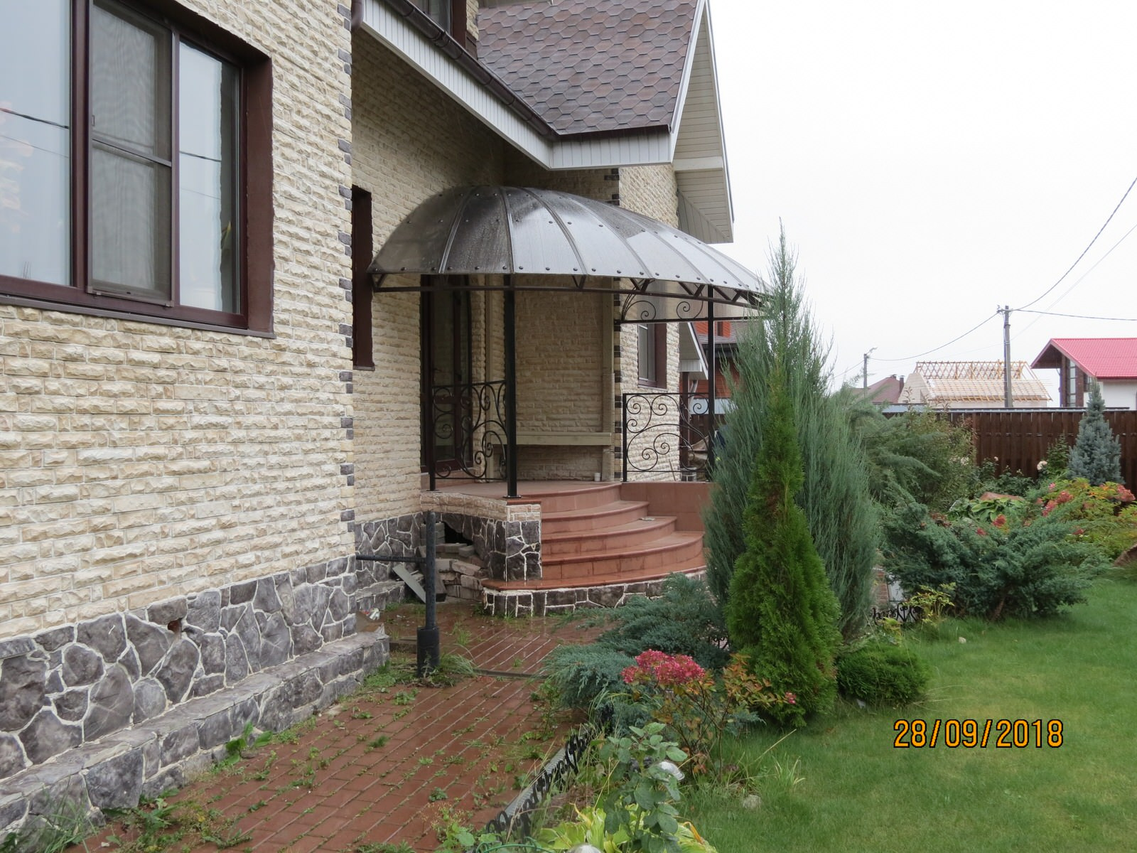 навес над входом