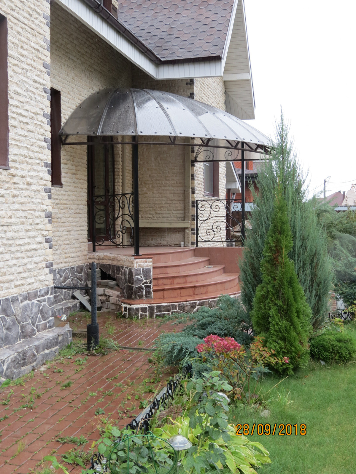 навес над входом