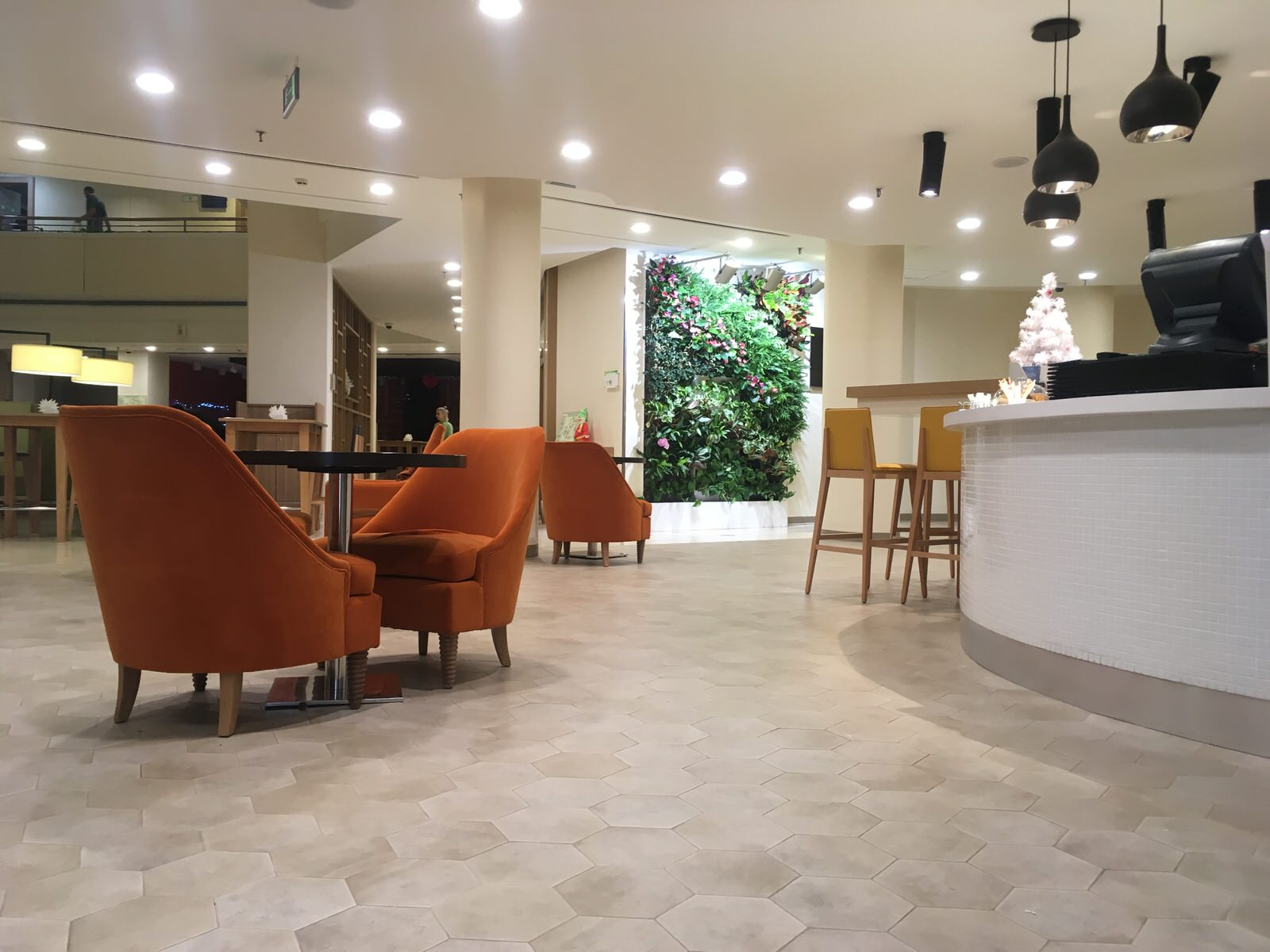 Фитостена в отеле Holiday Inn