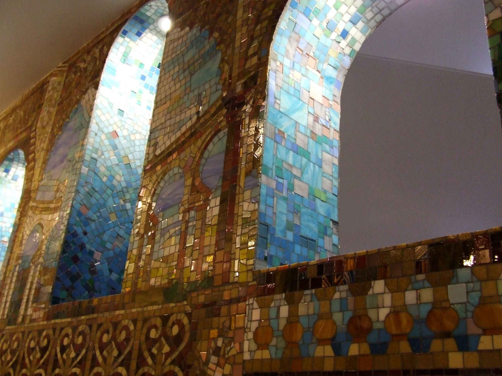 Оформление бассейна в частном доме.