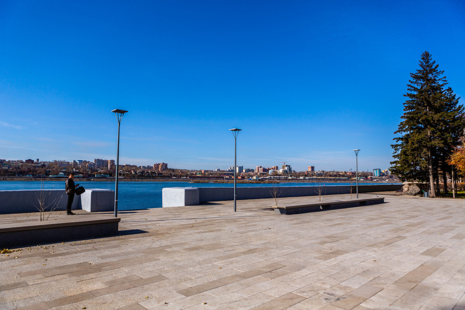 Набережная на бульваре Гагарина в Иркутске