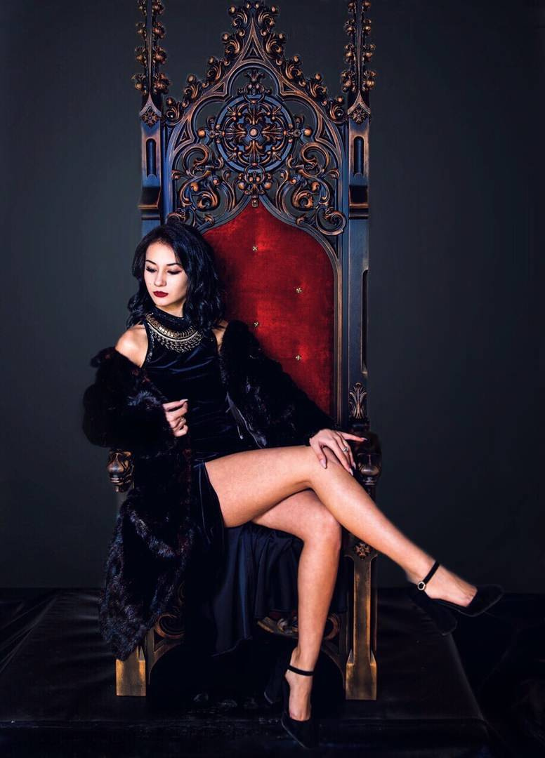 Готический трон