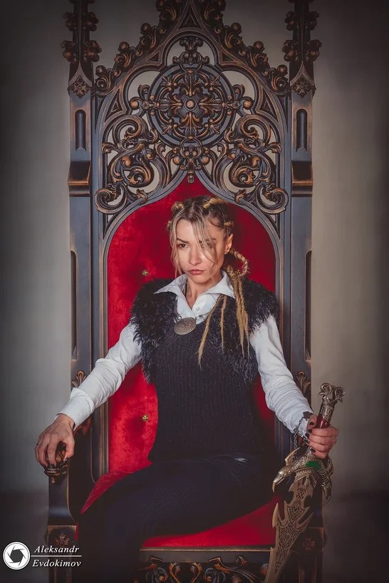 Готический трон