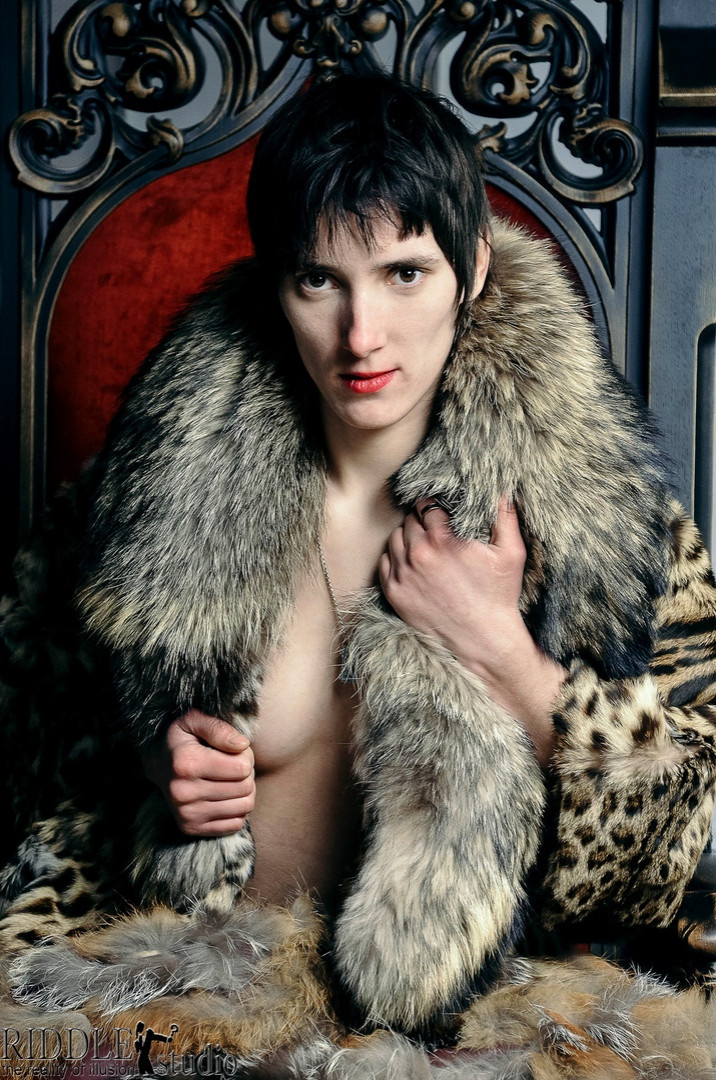 Обложка проекта: Готический трон