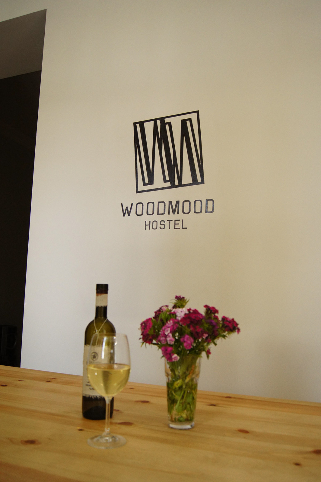 Обложка проекта: Роспись стен хостела WOODMOOD