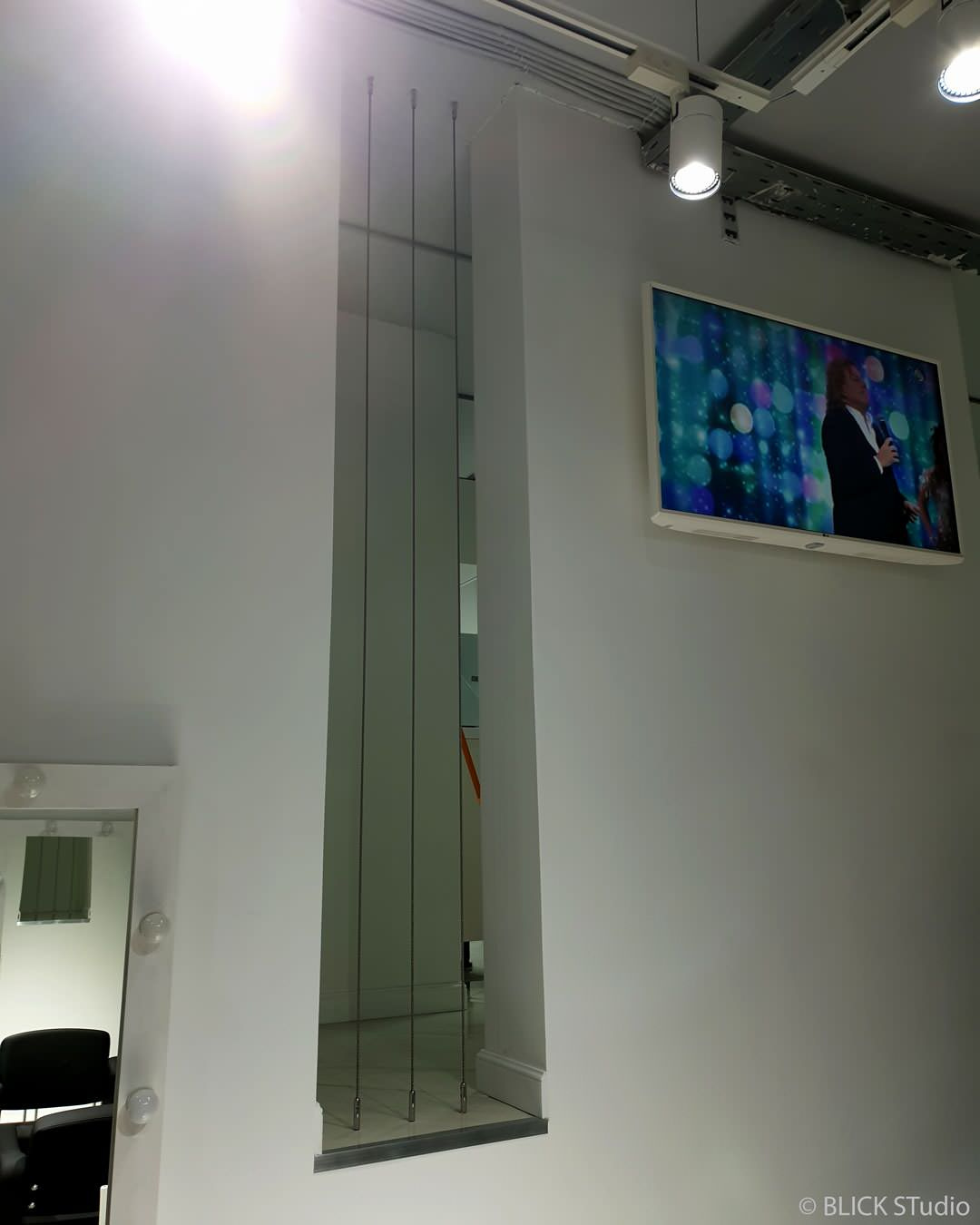 Studio One. Тросовое вертикальное ограждение