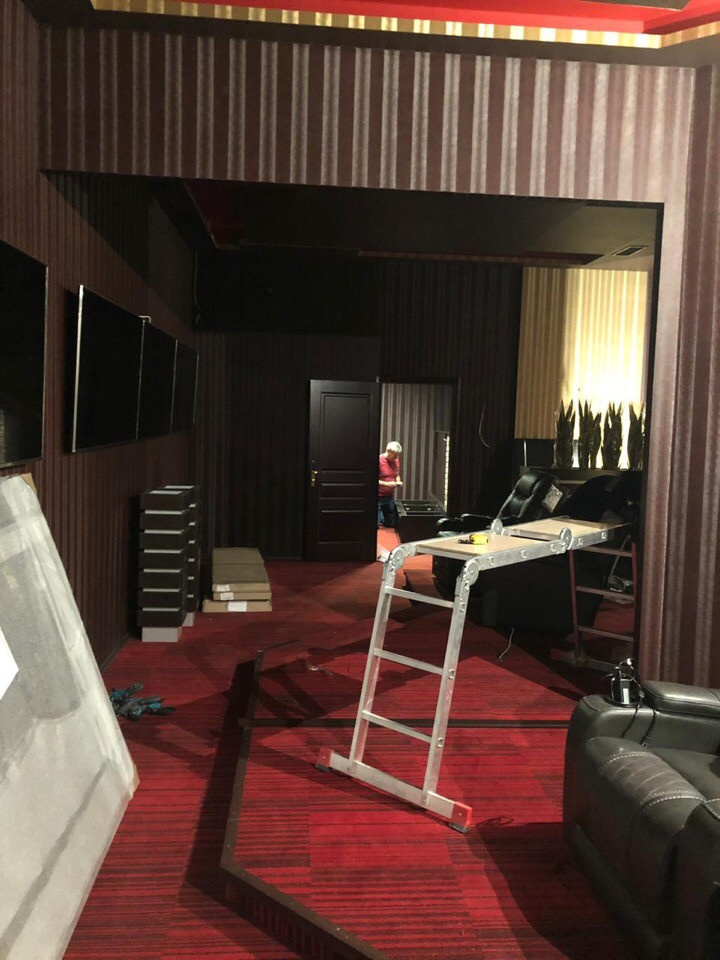 Зонирование резными перегородками