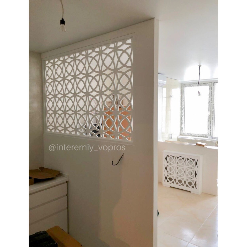 Зонирование резными перегородками