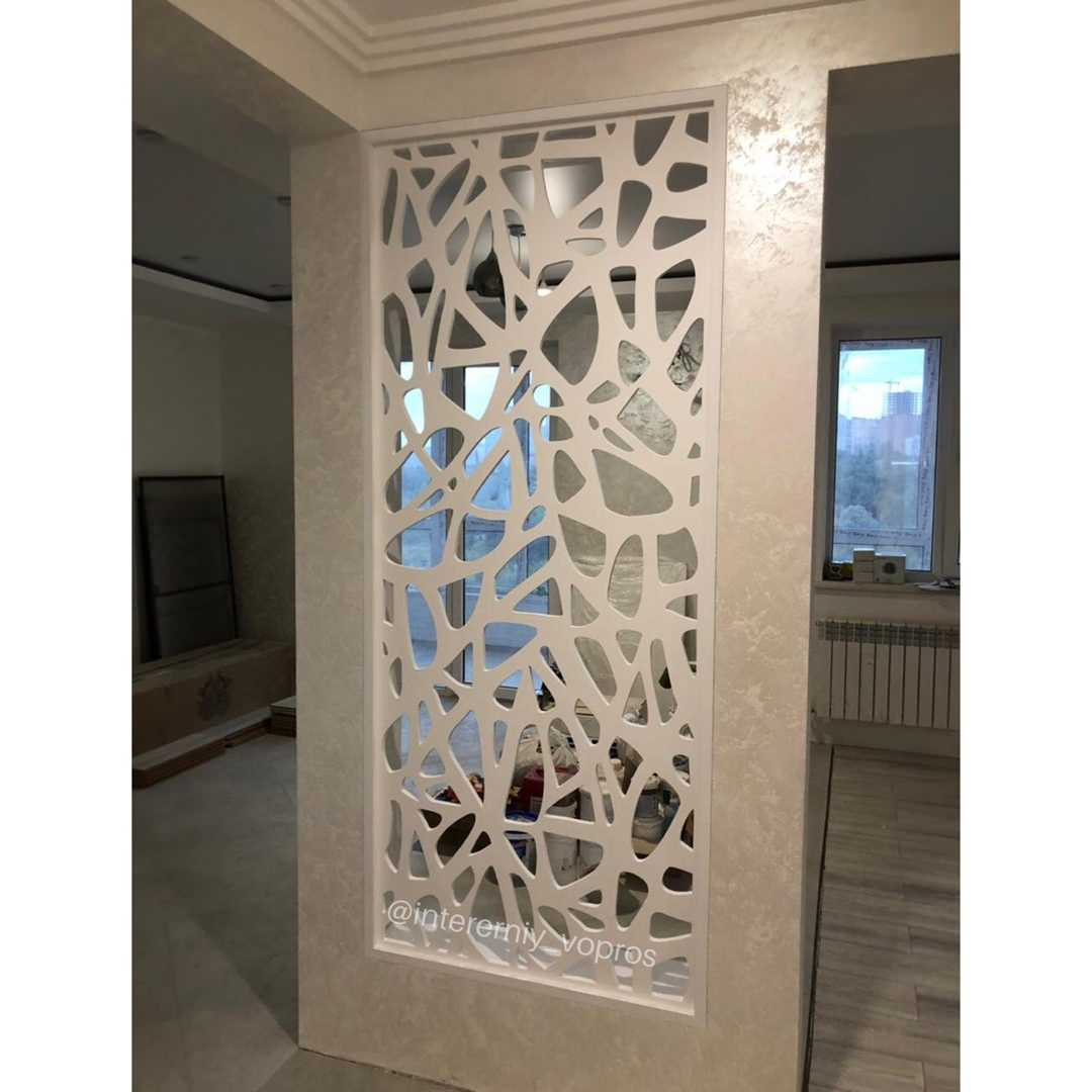 Зонирование резными перегородками