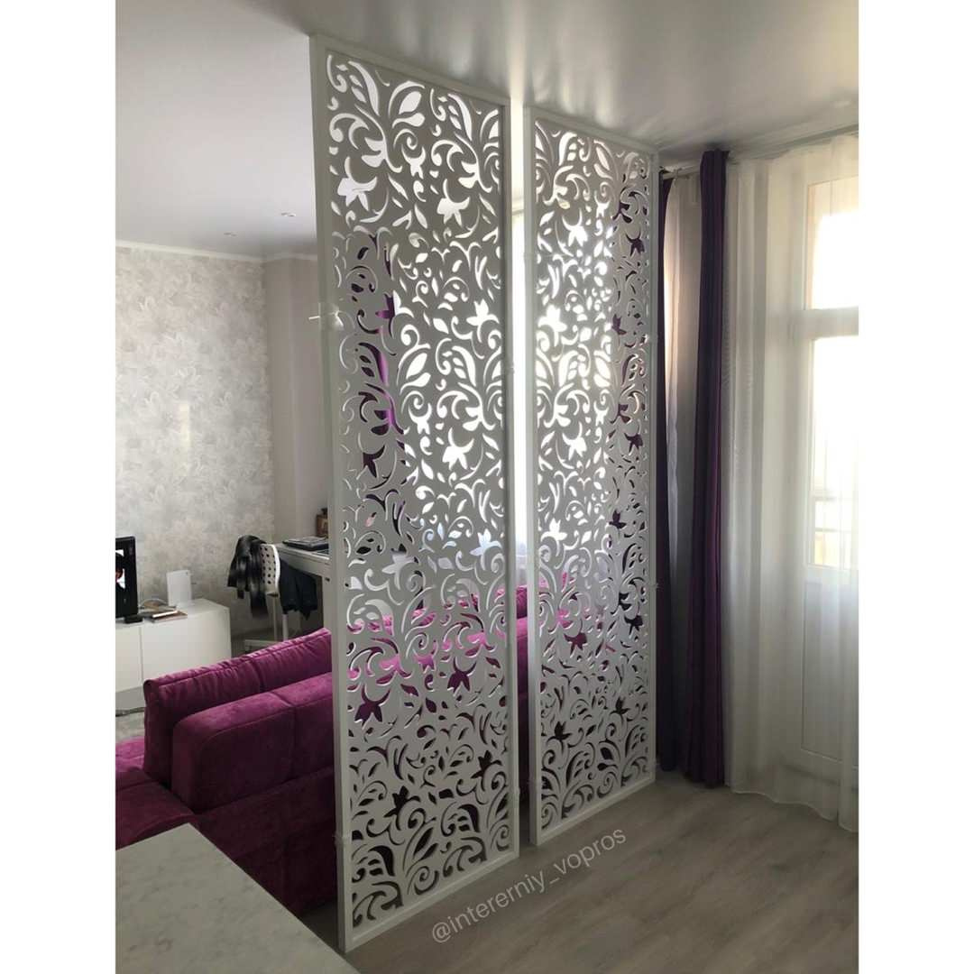 Зонирование резными перегородками