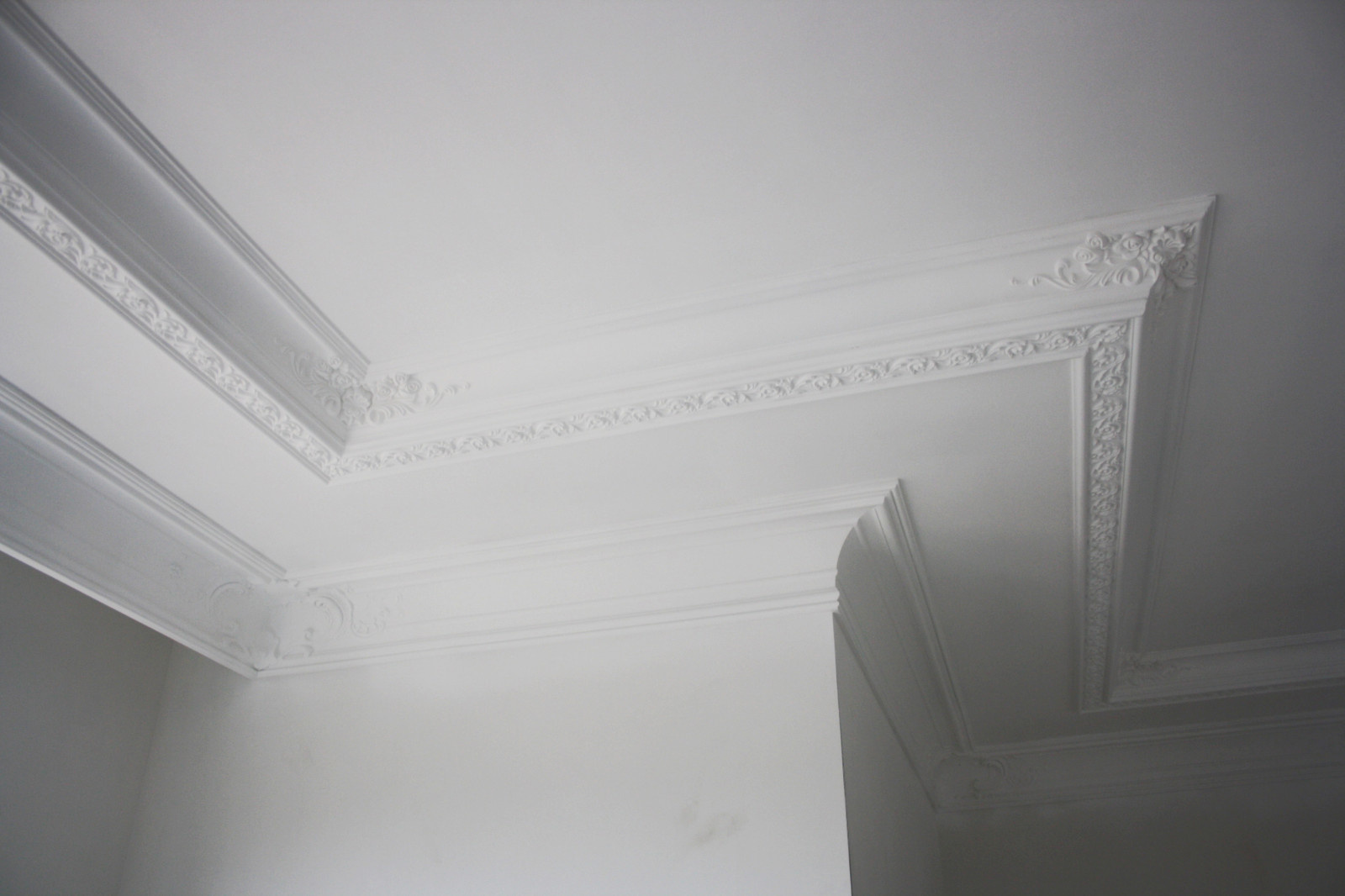 Спальня №2 (фрагмент потолка) в процессе реализации проекта