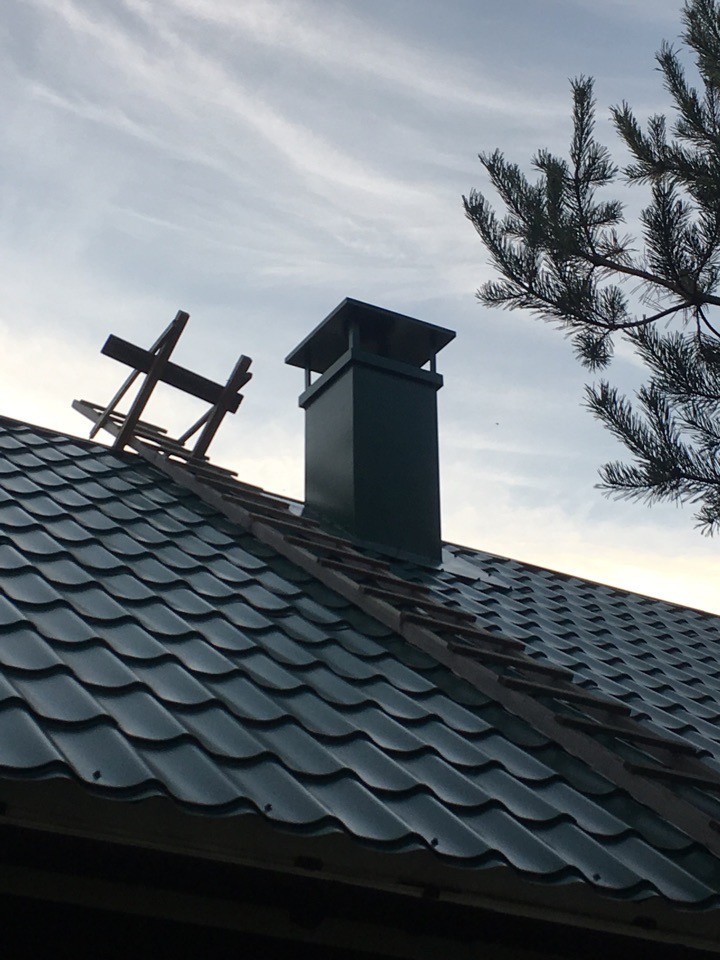 Островной камин из стали