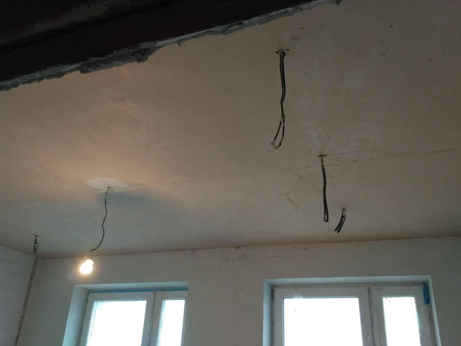 Выравнивание и Отделка Потолка