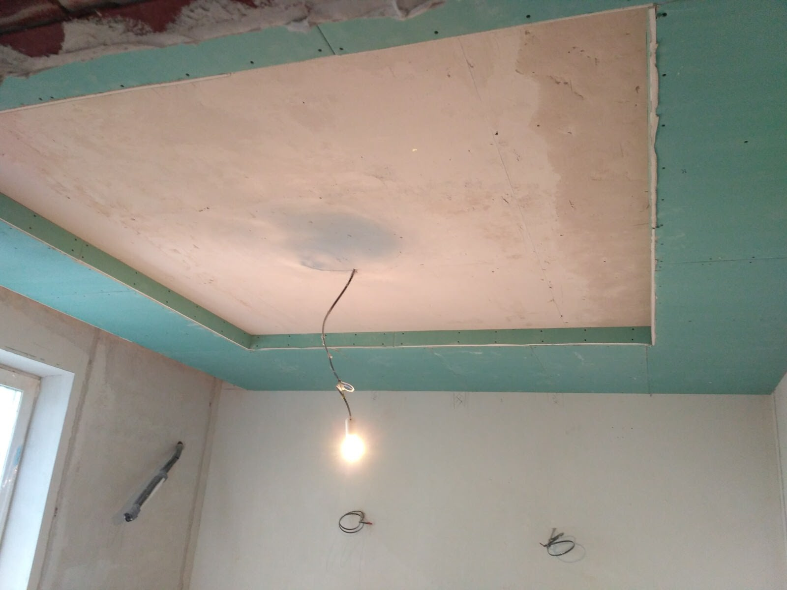 Выравнивание и Отделка Потолка