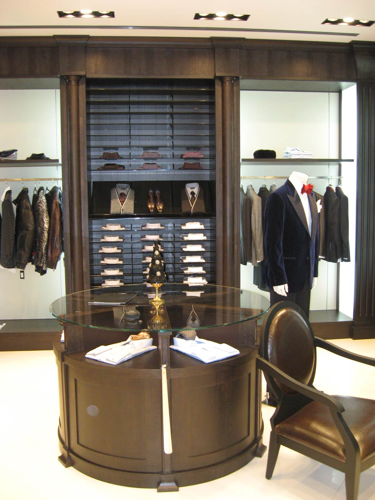 Магазин мужского костюма