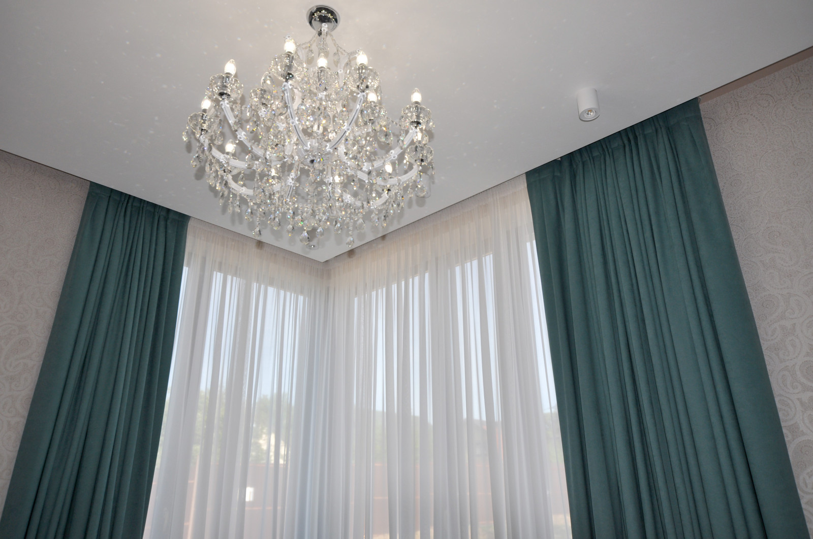 КП Променад Дом с электрикарнизами