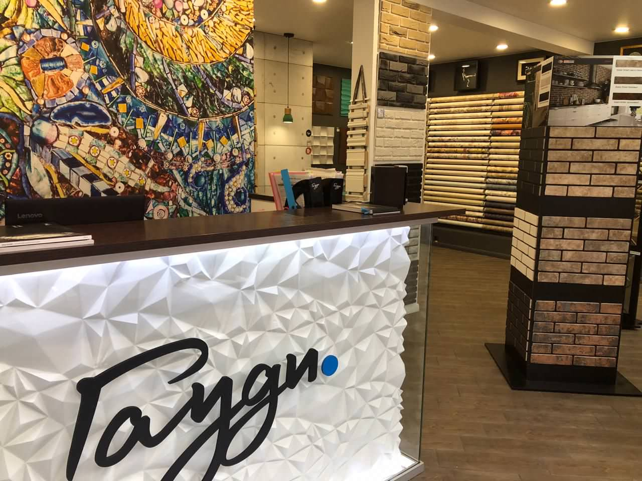 Обложка проекта: Салон Гауди в ТК "Стройсити"