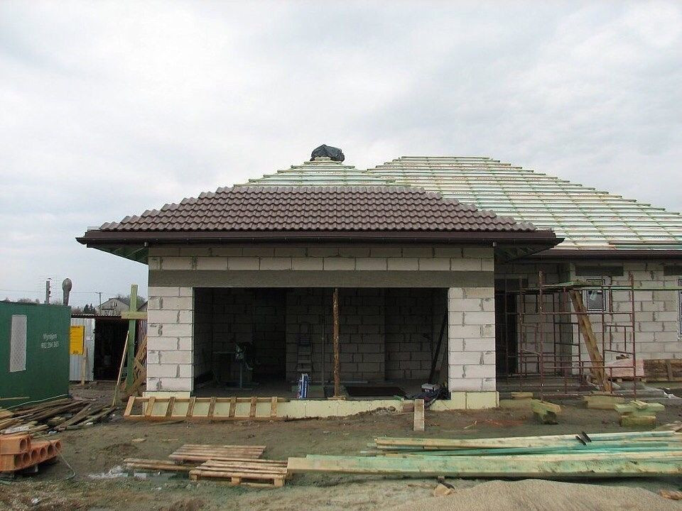 Одноэтажный дoм с гаражом, и возможностью обустройствa мансарды