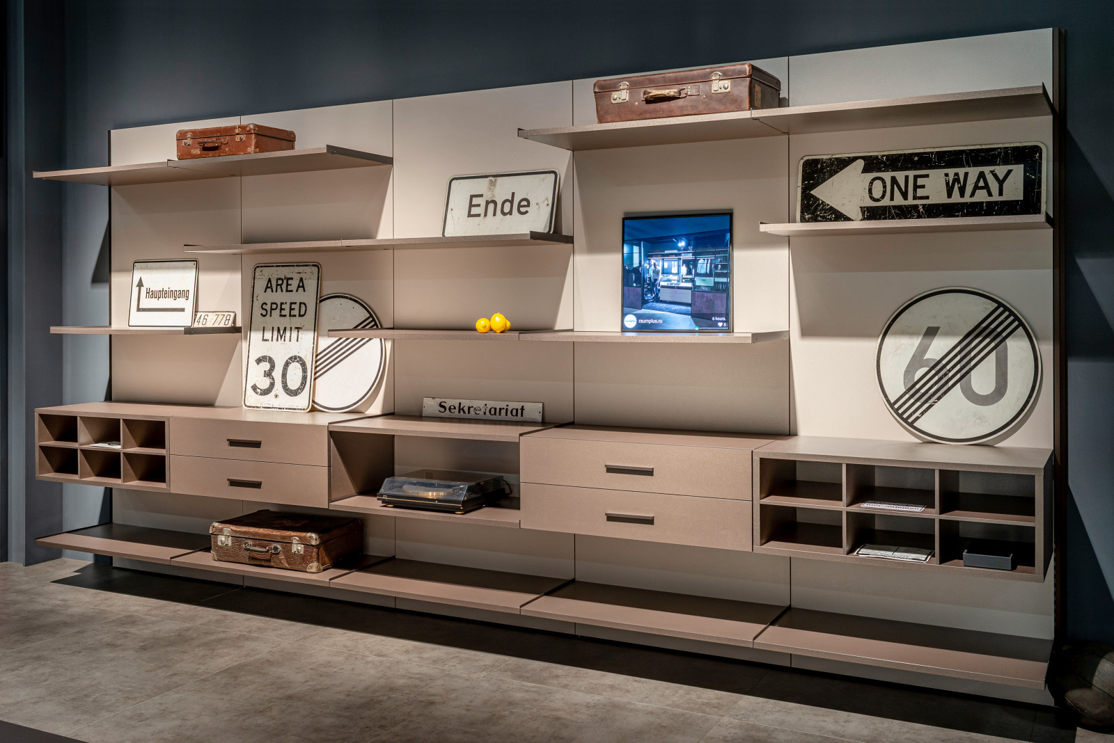 raumplus на выставке IMM Cologne 2020