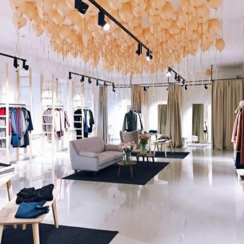 Шоу-рум "12 storeez" в Санкт-Петербурге