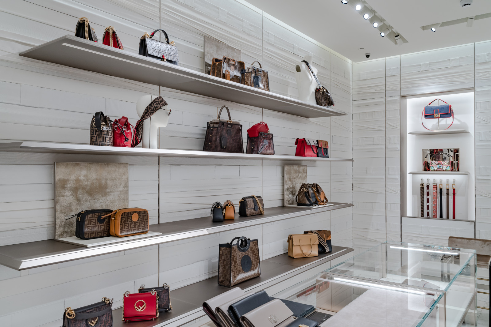 Бутик Fendi