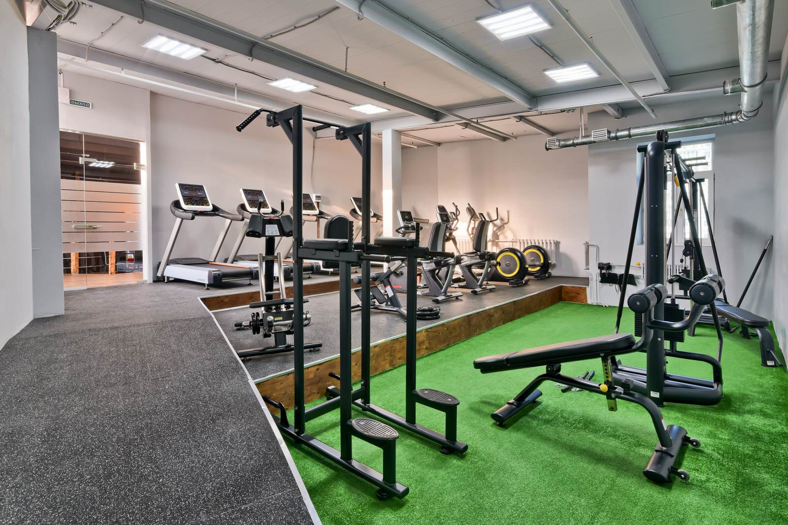 Интерьерные фотографии и Виртуальный тур по Фитнес клубу Green Fitness г. Омск