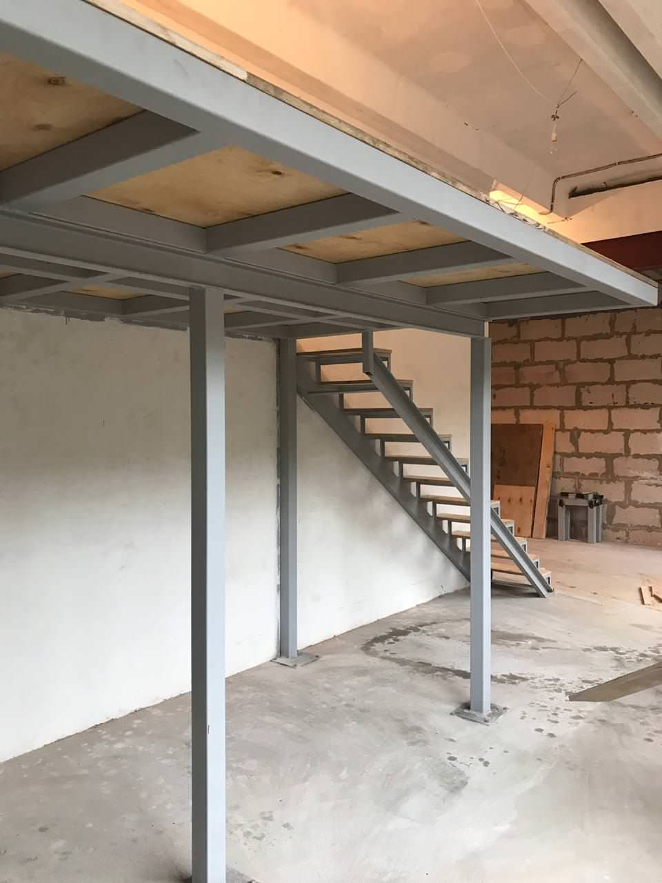 Спальня на антресольном этаже