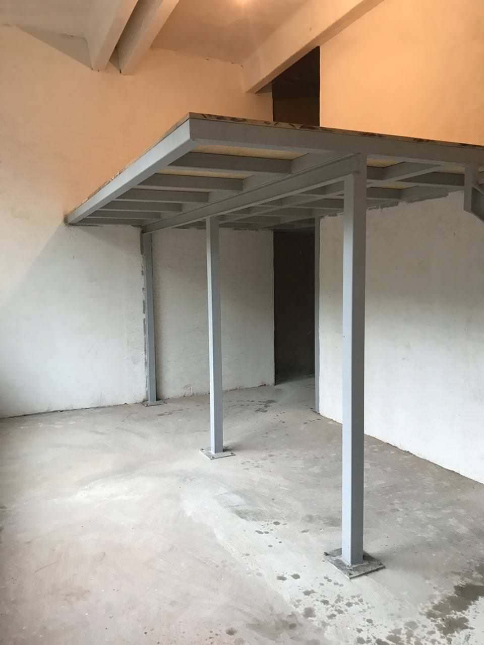 Спальня на антресольном этаже