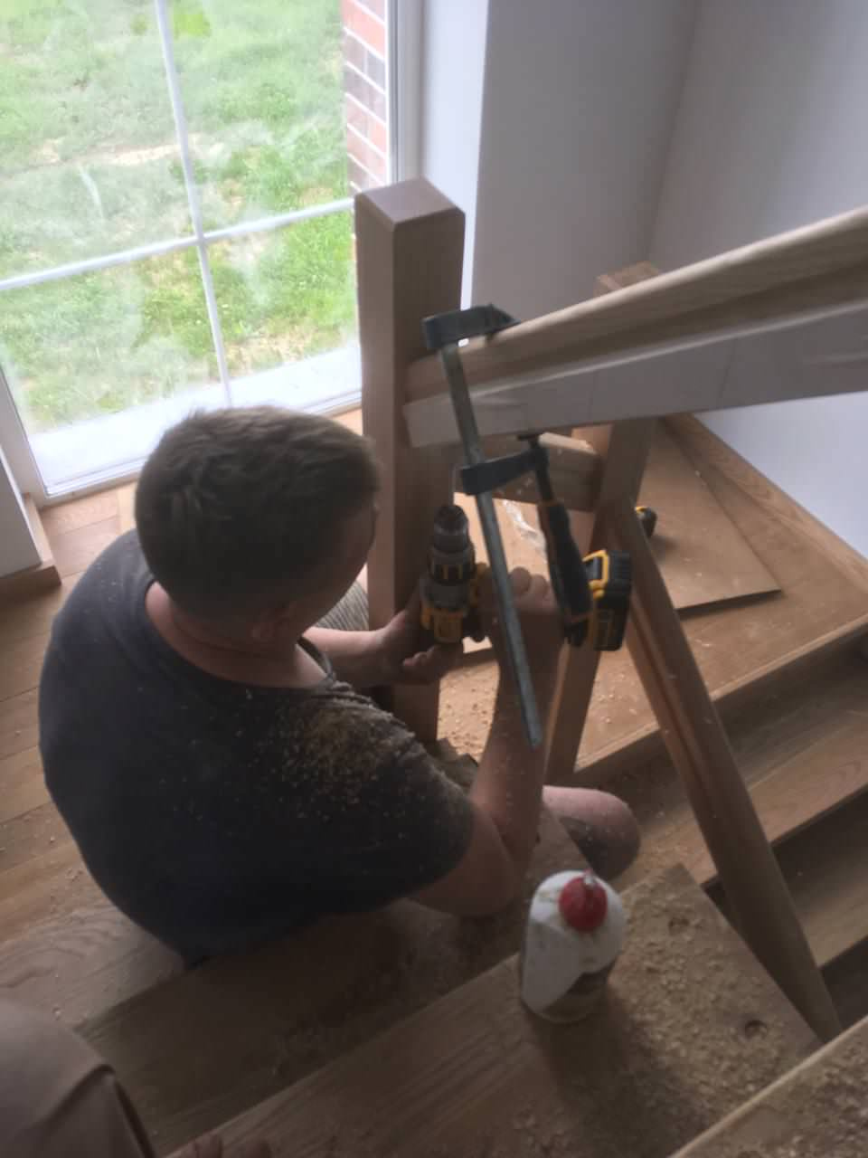 Лестница на монокосоуре с двумя площадками