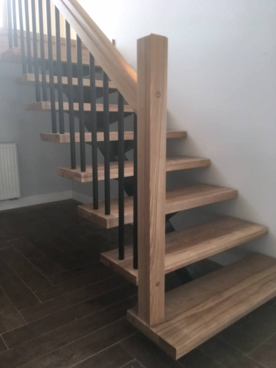 Лестница на монокосоуре с двумя площадками