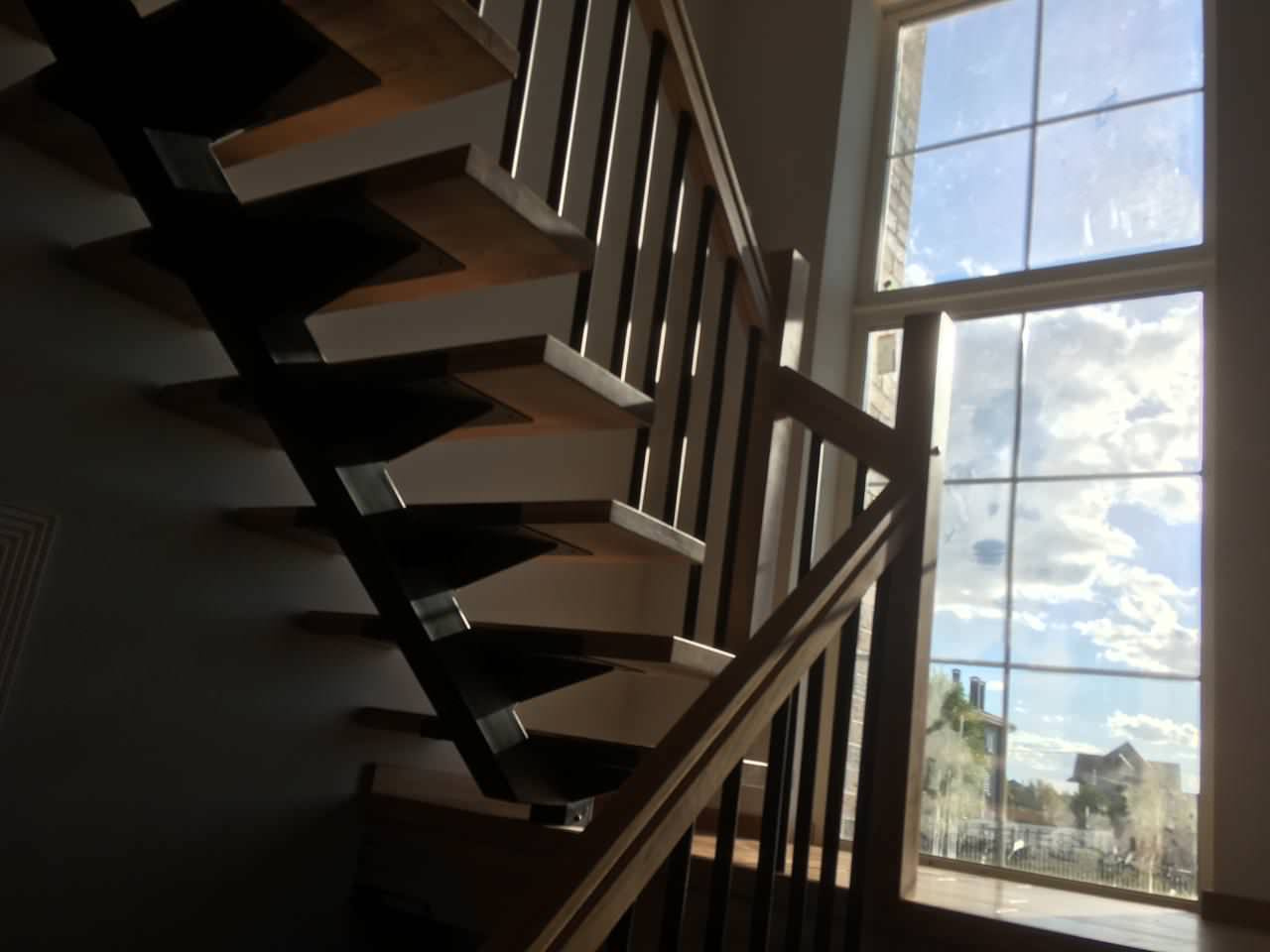 Лестница на монокосоуре с двумя площадками