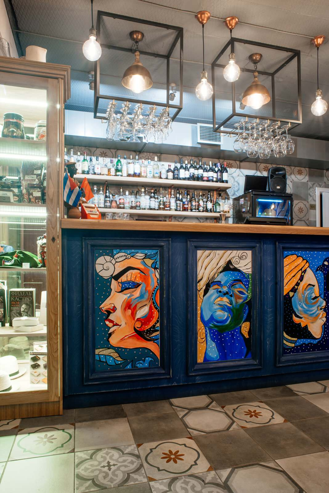 Cafe-cigar lounge "Cuba" on Kuznechny Lane