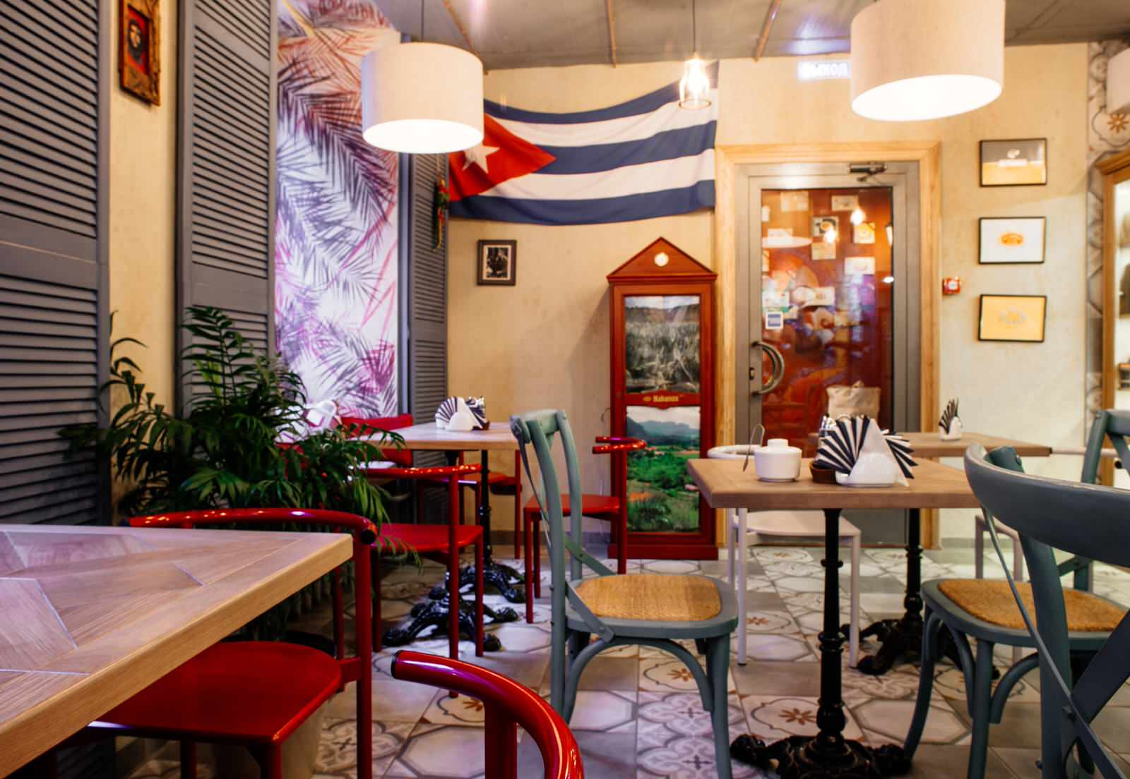 Cafe-cigar lounge "Cuba" on Kuznechny Lane