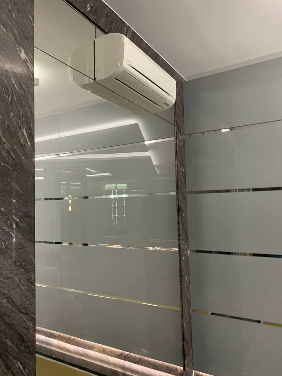 Стеновая панеляция зоны бассейна и спортзала в частном доме