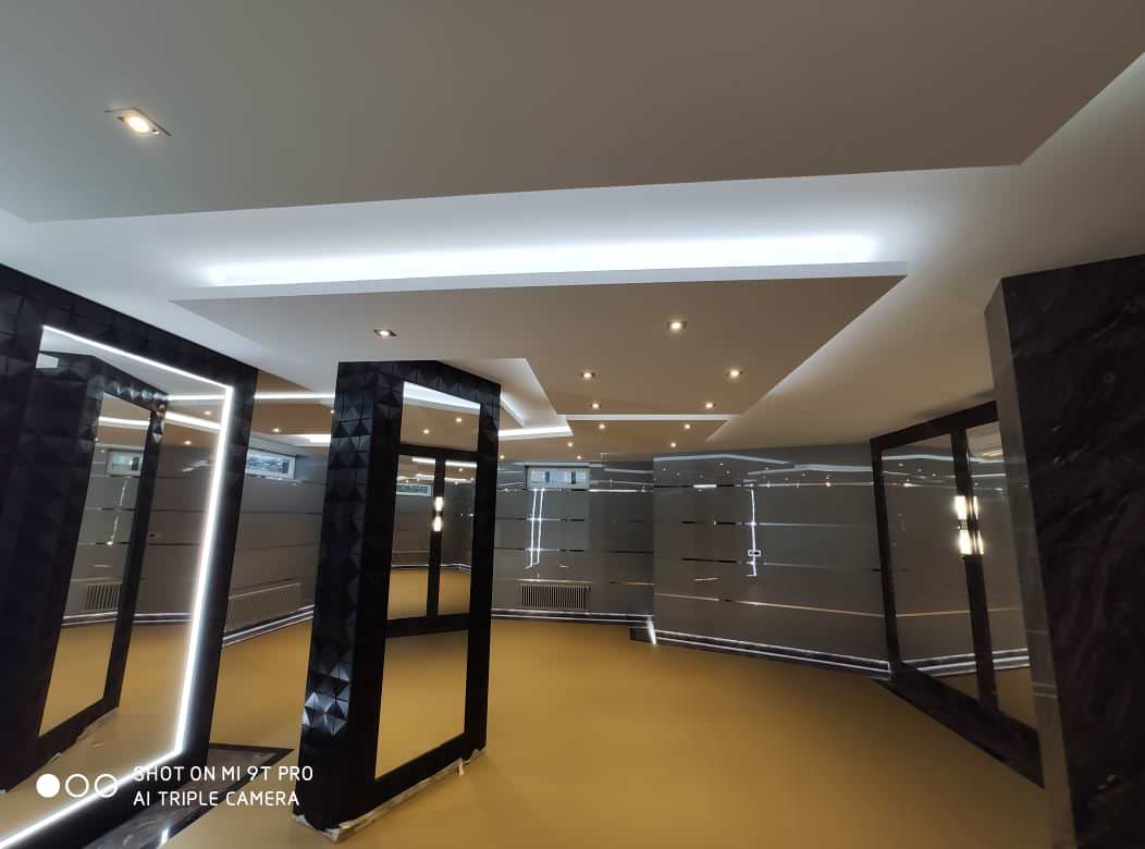 Стеновая панеляция зоны бассейна и спортзала в частном доме