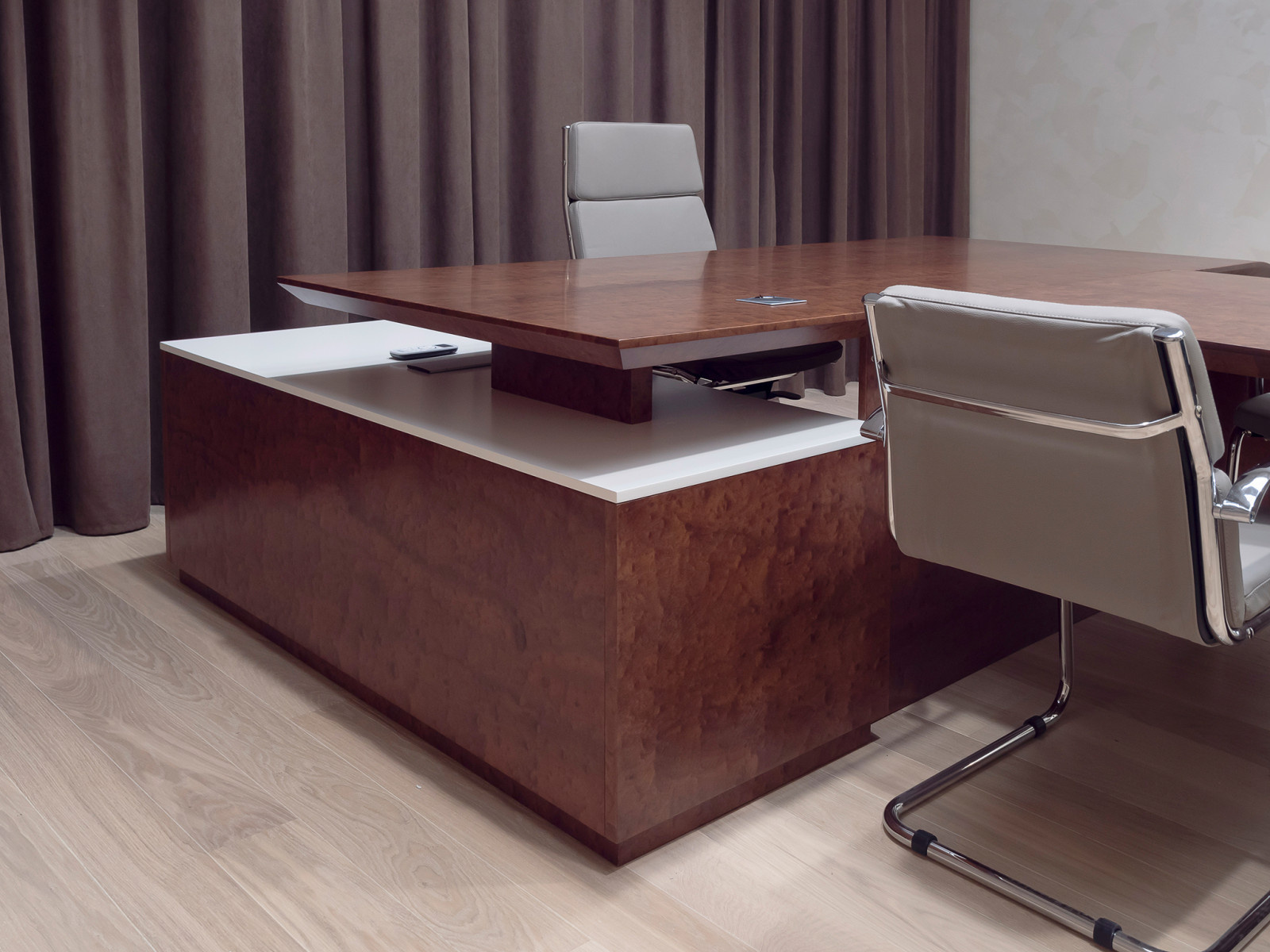 Комплексное оформление мебелью офиса компании РЕМИТ